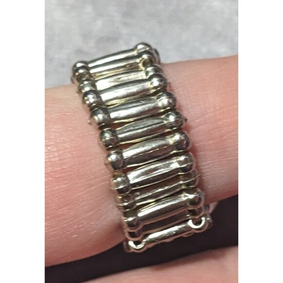 Victorian Style Silver Tone Stretch Ring With Marbled White Cabochon Size 7 1/2 - Picture 16 of 16